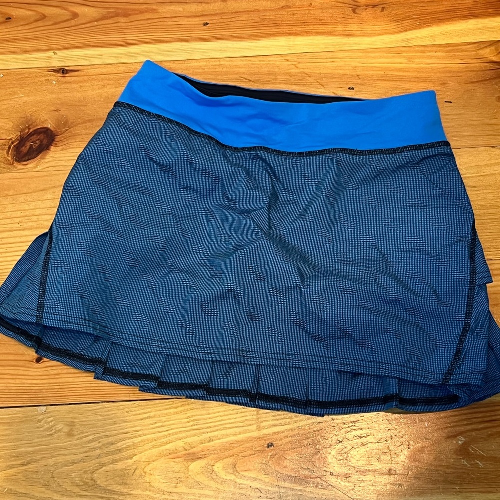 Printed lululemon skirt size 4